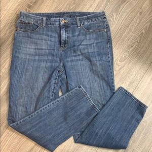 Chico's jeans size 2 R girlfriend slimleg ankle